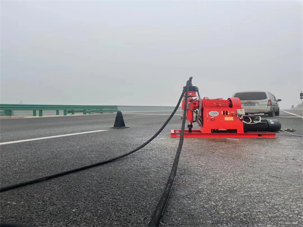 千家镇马路路基路面开裂下沉注浆加固灌浆